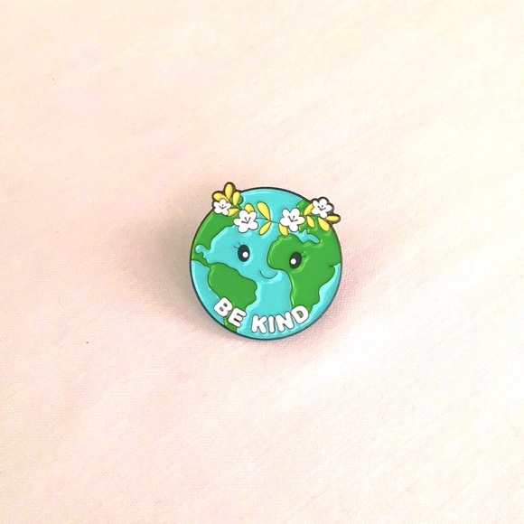 ๐50% OFF/3+...BE KIND Pin - Picture 2 of 5